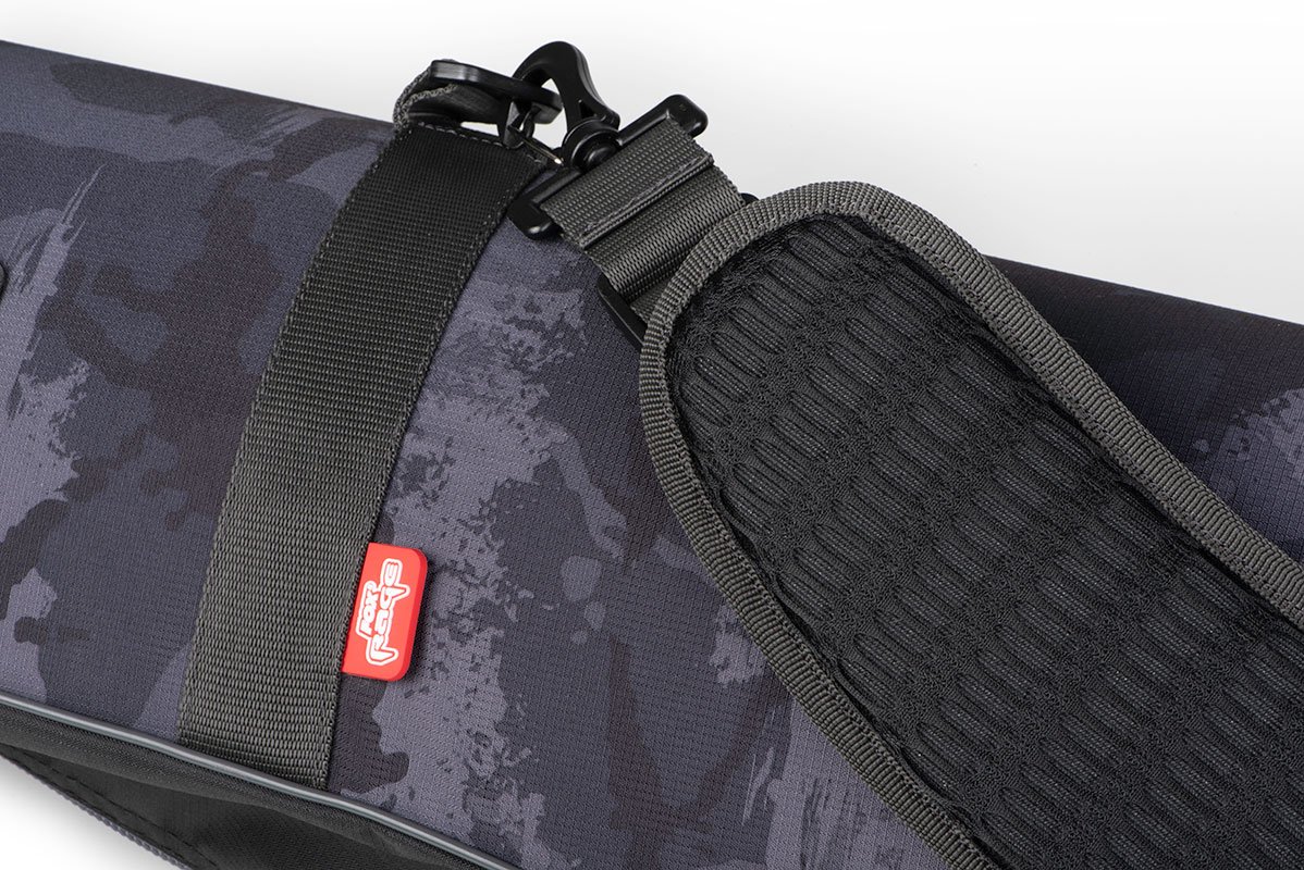 www.reptifish.lu-rage_voyager_rod_bag_padded_strap_detail